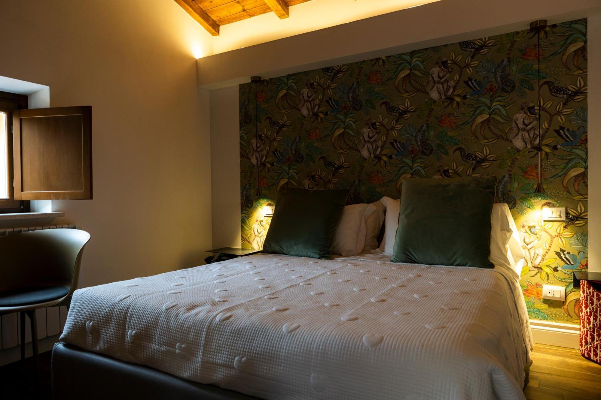 Ginevra Boutique Rooms - Palazzo Leosini - Residenze D'Epoca LʼAquila Exterior foto
